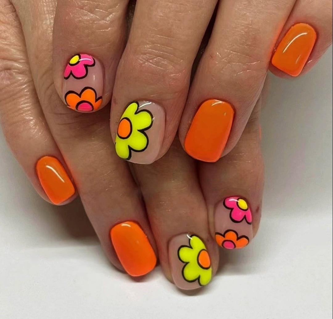 Orange Flower Short Nail Set